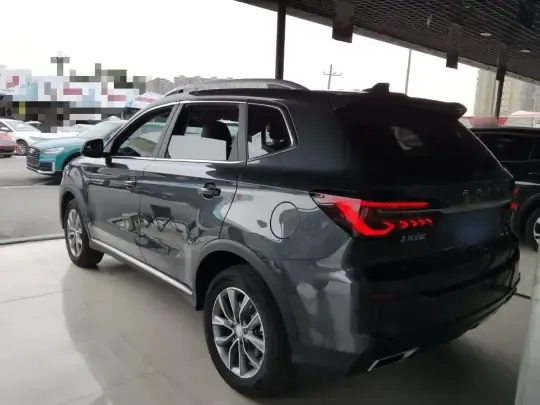 Roewe RX5 2025 (2700 км)