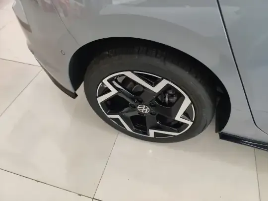 Volkswagen Golf 2025 (100 км)