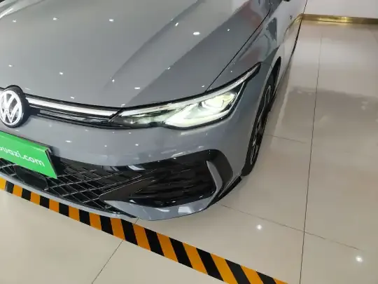 Volkswagen Golf 2025 (100 км)