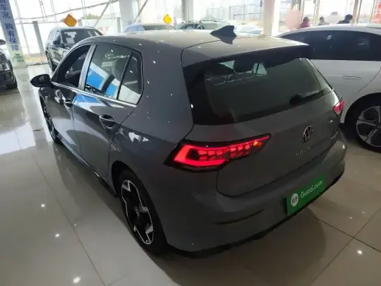 Volkswagen Golf 2025 (100 км)