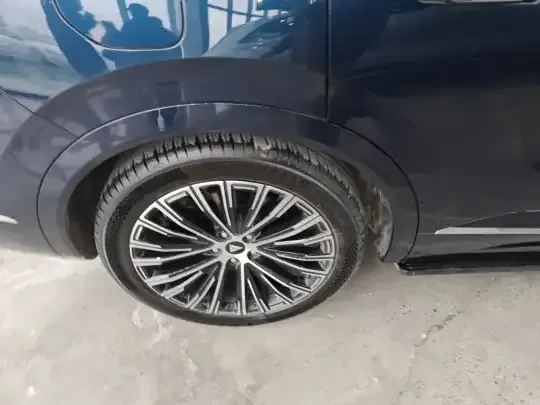 Deepal S09 2025 (7800 км)