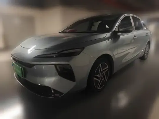 Roewe D6 2025 (15000 км)