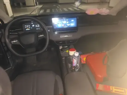 Roewe D6 2025 (15000 км)
