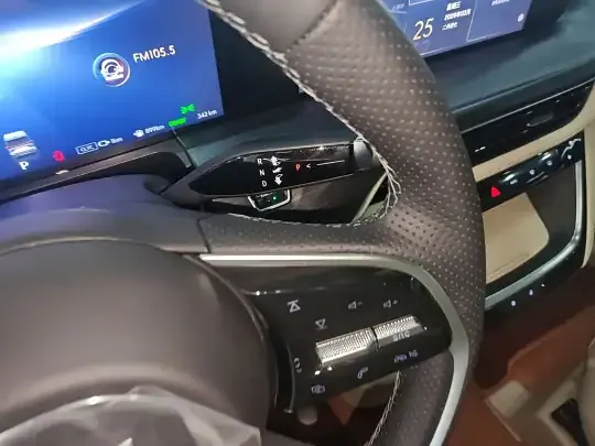 Buick GL8 New Energy 2025 (300 км)