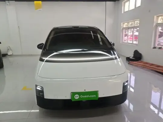 Li Auto MEGA 2025 (8800 км)
