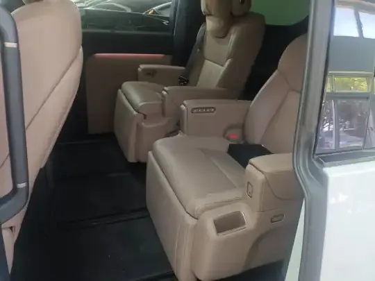 Li Auto MEGA 2025 (8800 км)