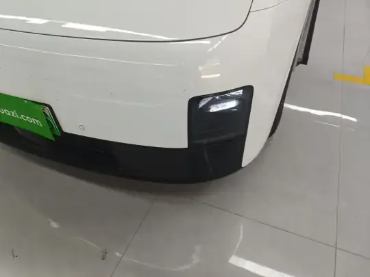 Li Auto MEGA 2025 (8800 км)