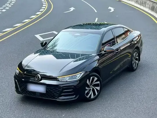 Volkswagen Passat 2025 (6300 км)