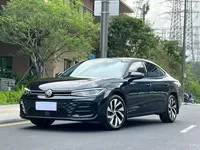 Volkswagen Passat 2025 (6300 км)
