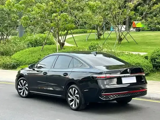 Volkswagen Passat 2025 (6300 км)
