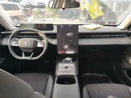 CHANGAN Eado PHEV 2025 (100 км)