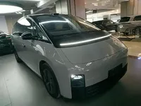 Li Auto MEGA 2025 (27700 км)