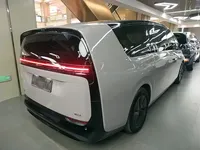 Li Auto MEGA 2025 (27700 км)