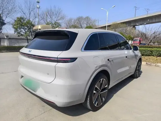 Li Auto L6 2025 (12300 км)