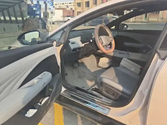 Nissan N7 2025 (8300 км)