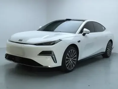 Geely Galaxy 8 2025 (6700 км)