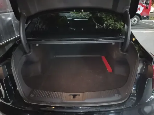 Hongqi H5 PHEV 2025 (13500 км)