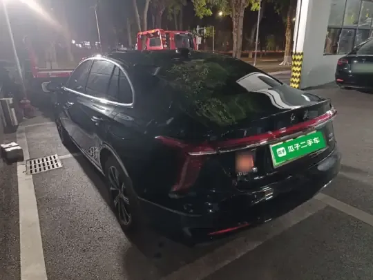 Hongqi H5 PHEV 2025 (13500 км)