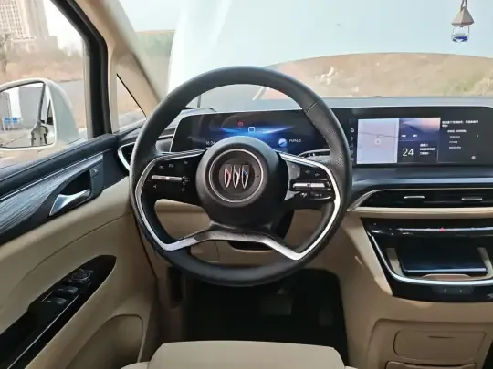Buick GL8 New Energy 2025 (10800 км)