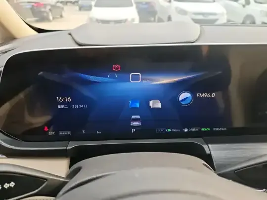 Buick GL8 New Energy 2025 (10800 км)