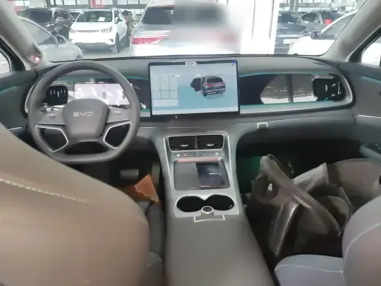 BYD Sealion 07 DM-i 2025 (1100 км)