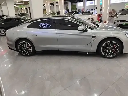 Yangwang U7 2025 (14100 км)