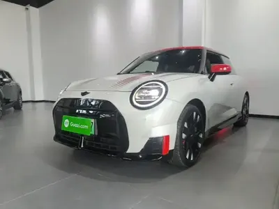 MINI Electric COOPER JCW 2025 (4000 км)
