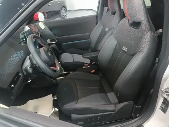 MINI Electric COOPER JCW 2025 (4000 км)