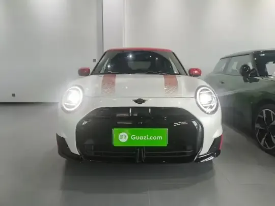 MINI Electric COOPER JCW 2025 (4000 км)