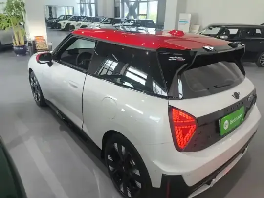 MINI Electric COOPER JCW 2025 (4000 км)