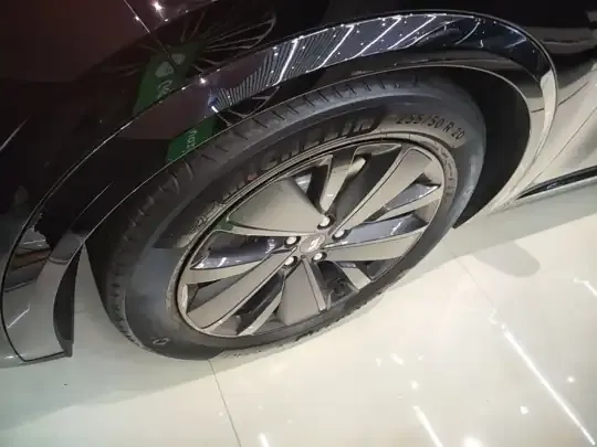 Li Auto L8 2025 (3400 км)