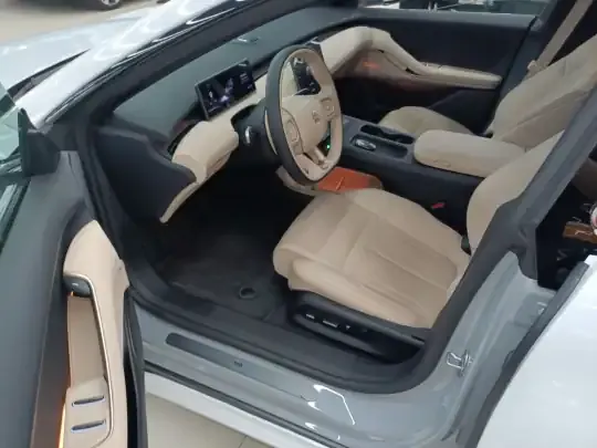 Nio ET5T 2025 (10000 км)