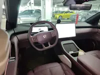 Nio ET5 2025 (7400 км)