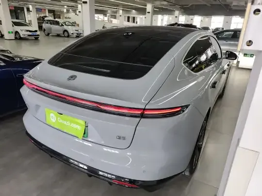 Nio ET5 2025 (7400 км)