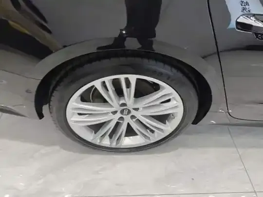 Audi A7L 2025 (200 км)