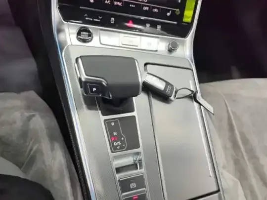 Audi A7L 2025 (200 км)