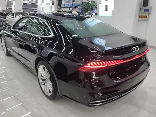 Audi A7L 2025 (200 км)