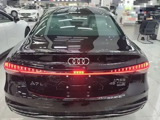 Audi A7L 2025 (200 км)