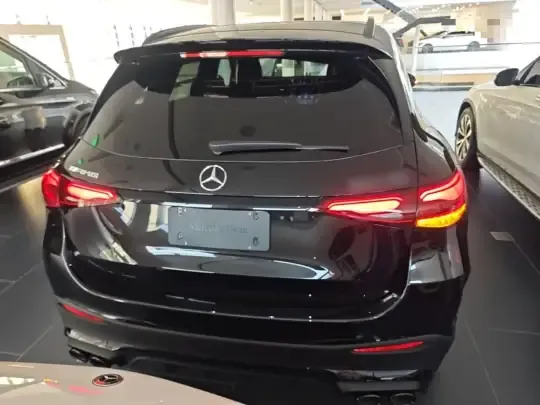 Mercedes-Benz GLC AMG 2025 (100 км)