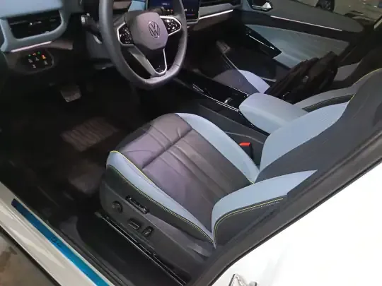 Volkswagen ID,4 X 2025 (13400 км)