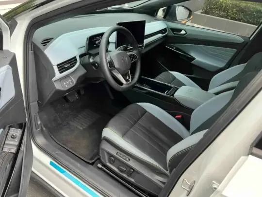 Volkswagen ID,4 X 2025 (13400 км)