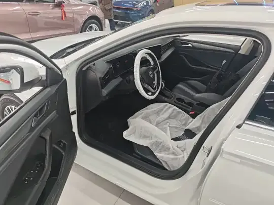 Volkswagen Sagitar 2025 (100 км)