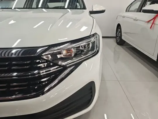 Volkswagen Sagitar 2025 (100 км)