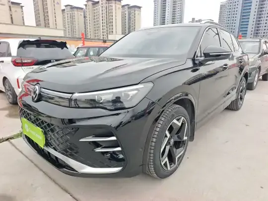 Volkswagen Tiguan L 2025 (4700 км)