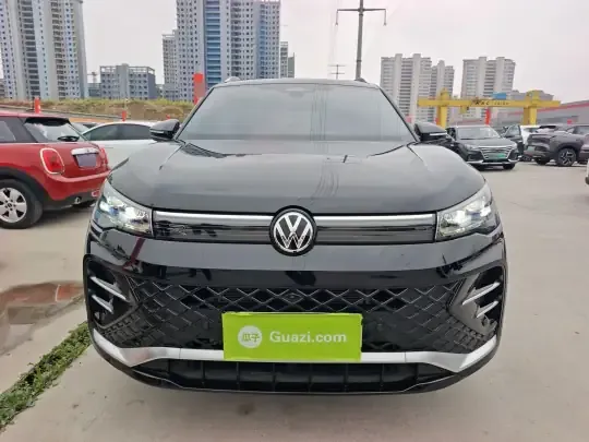 Volkswagen Tiguan L 2025 (4700 км)
