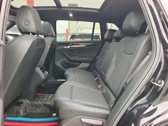Volkswagen Tiguan L 2025 (4700 км)