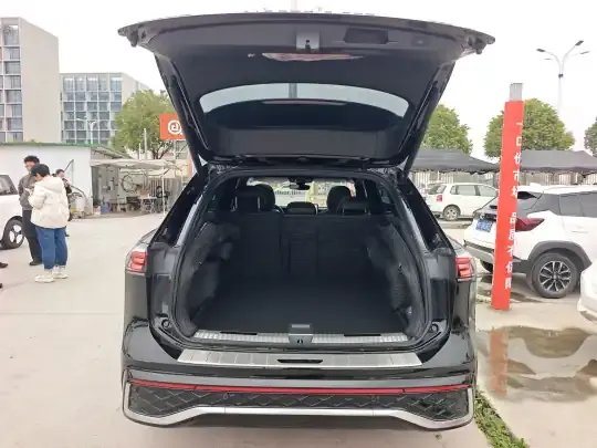 Volkswagen Tiguan L 2025 (4700 км)