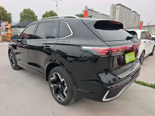Volkswagen Tiguan L 2025 (4700 км)
