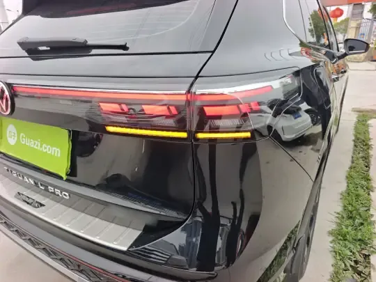 Volkswagen Tiguan L 2025 (4700 км)