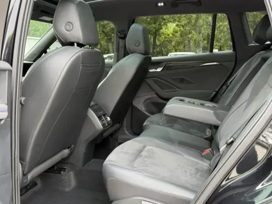 Volkswagen Tiguan L 2025 (19600 км)
